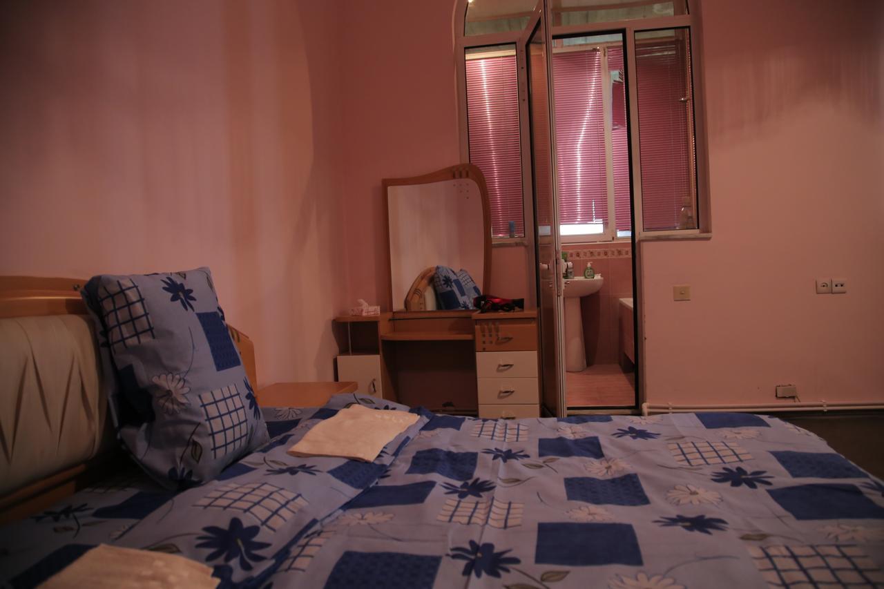 Noy Hostel Yerevan Exterior photo